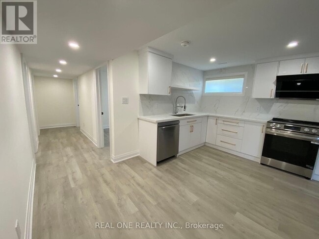 Building Photo - 3366 Strabane Dr