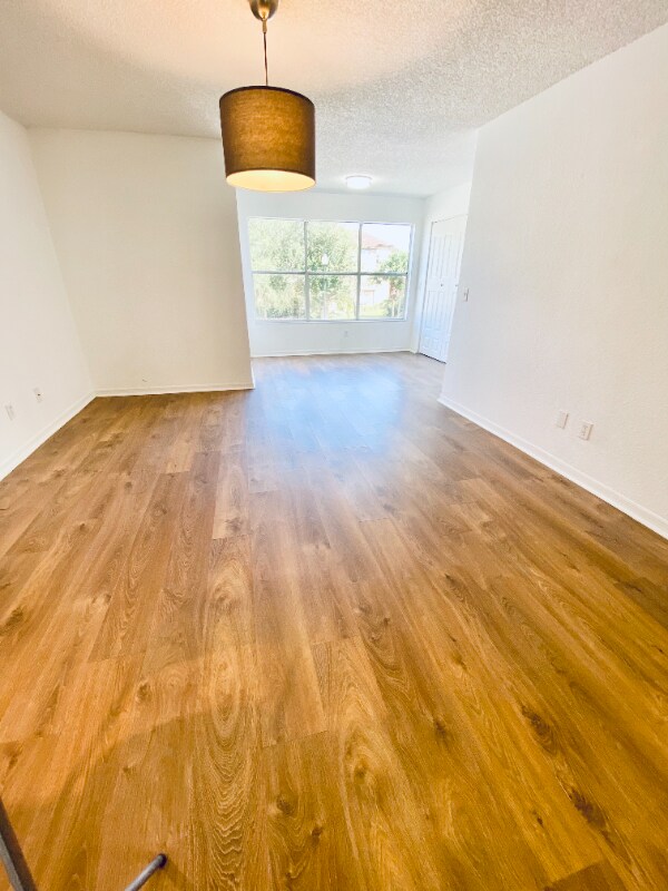 Building Photo - 5160 Conroy Rd