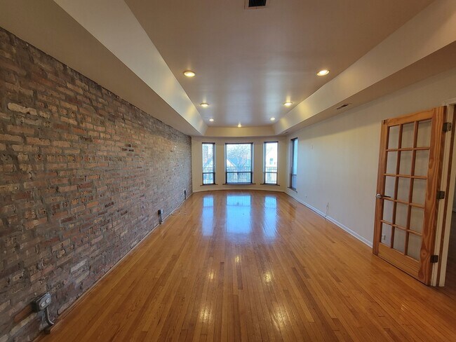 Foto del edificio - 7141 S Euclid Ave