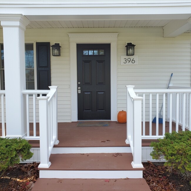 Photo - 396 Forest St House