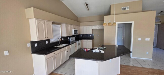 Foto del edificio - 9163 W Davis Rd