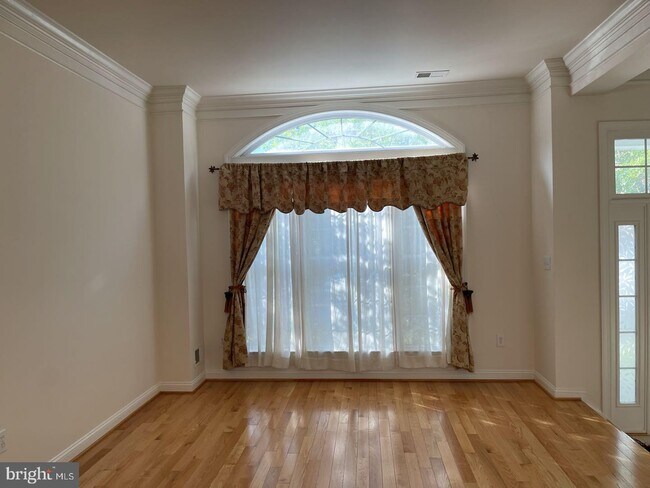 Foto del edificio - 724 Ridgemont Ave