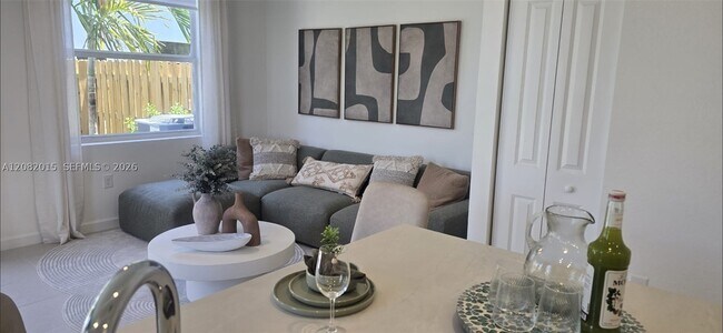 Foto del edificio - 1534 NE 5th Ct