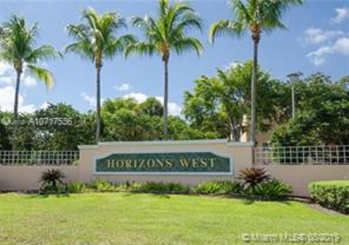 Foto principal - 8400 SW 133rd Ave