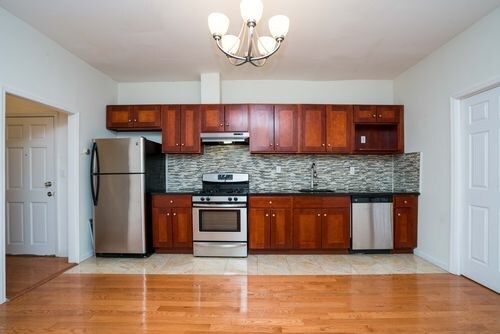 Building Photo - 315 Linden St