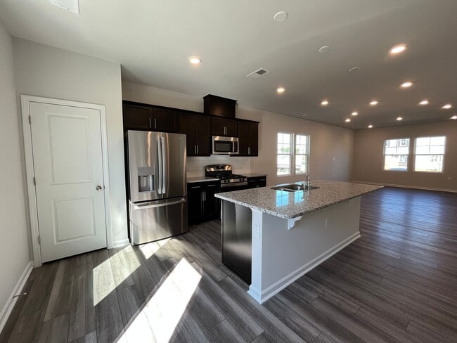 Building Photo - Brand New Corner Unit 3BD, 2.5BA Raleigh T...