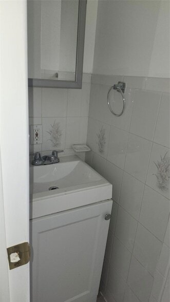 Foto del edificio - 530 New Lots Ave