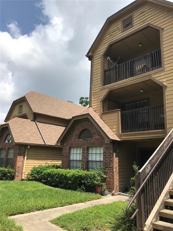 300 Lakepointe Dr Unit 202, Altamonte Springs, FL 32701 Condo for