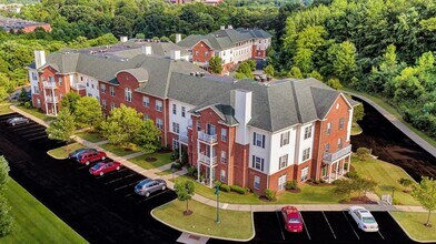 Christopher Wren Apartments and Townhomes Photo
