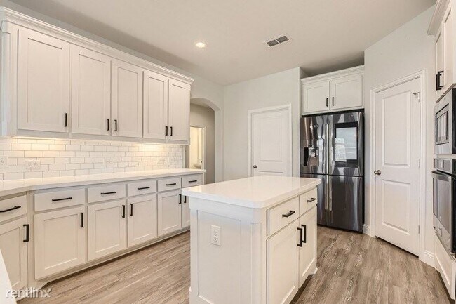 Foto del edificio - 4 br, 3 bath House - 11728 Buckthorn Drive...