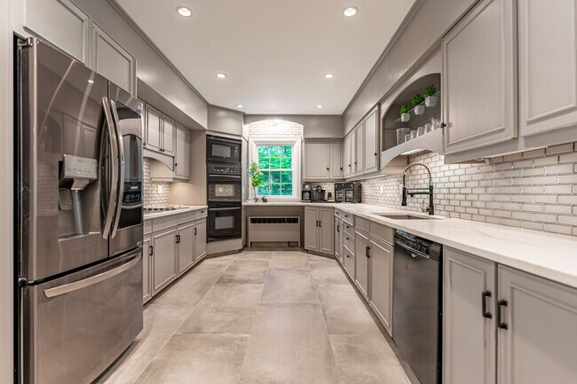 Foto del edificio - 2509 Elder Ln
