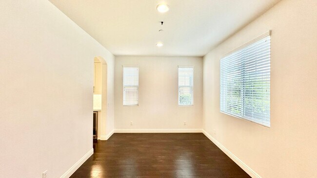 Foto del edificio - Beautifully Updated Two-Story Home in Lake Rancho Viejo Community, complete with Pool & Solar!