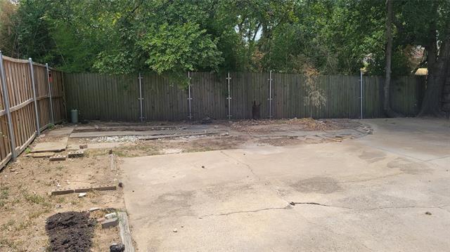 Building Photo - 200 E Denton Dr