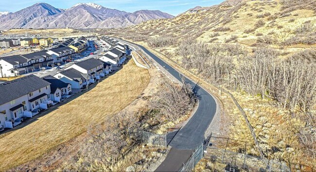 Foto del edificio - 4877 Heartwood Rd