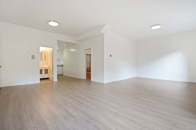Building Photo - Updated Lake District Apartment