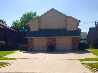 Building Photo - 310 Town Park Rd