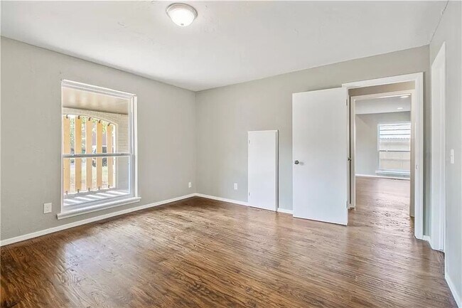 Building Photo - 11012 Springhollow Rd