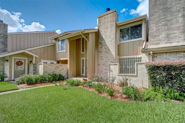 Building Photo - 11656 Lakeside Park Dr