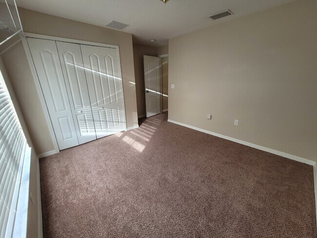 Building Photo - 2 Bedroom 2.5 Bath Condo in Cobblestone
