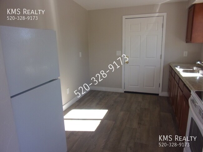 Foto del edificio - 2 Bed / 1 Bath - OWNER/AGENT