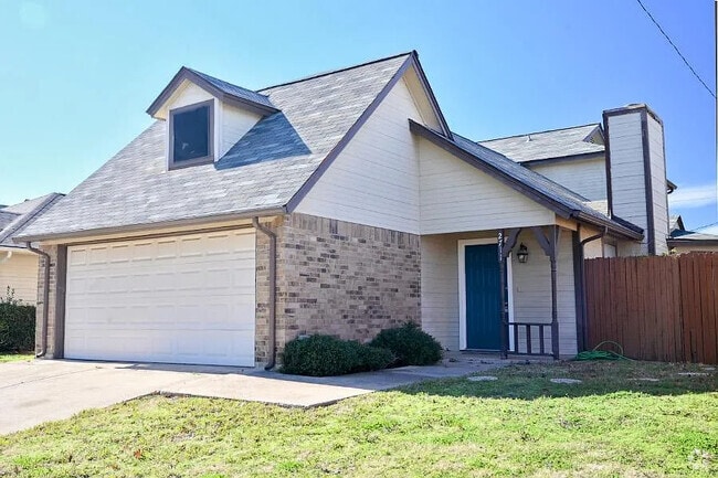 Building Photo - 2711 Harvest Lake Dr