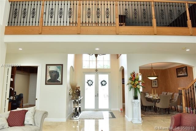 Building Photo - 625 Enclave Cir W