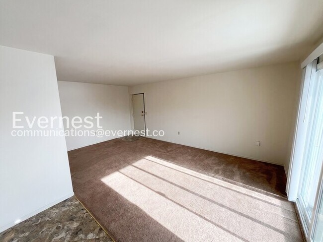 Foto del edificio - 12916 N Cresap St