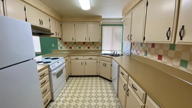 Building Photo - 3945 NW 169th Ave
