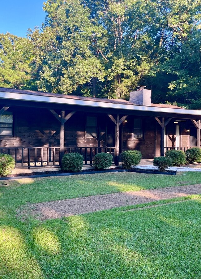 Building Photo - 378 Badger Ln