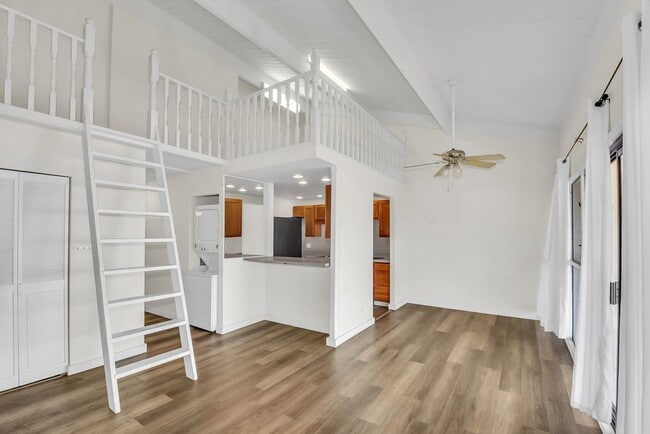 Foto del edificio - Modern 2 Bedroom 2 Bathroom Ocean View Con...