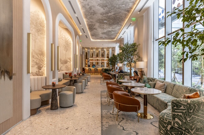 Full-Service Bar - Viceroy Residences Brickell