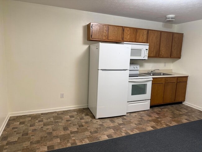 Building Photo - 419 Gibson Ln