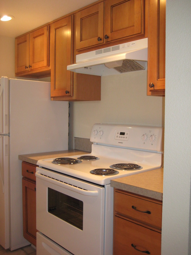 Kitchen - Thirteen Colonies Townhomes