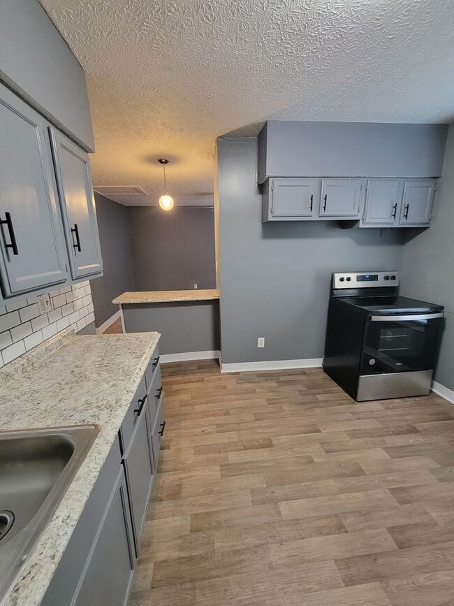 Foto del edificio - 866-868 Ellsworth Avenue
