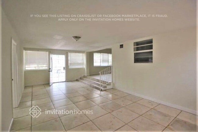 Building Photo - 15615 NE 5th Ct