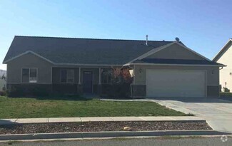 Building Photo - 517 N 2650 W