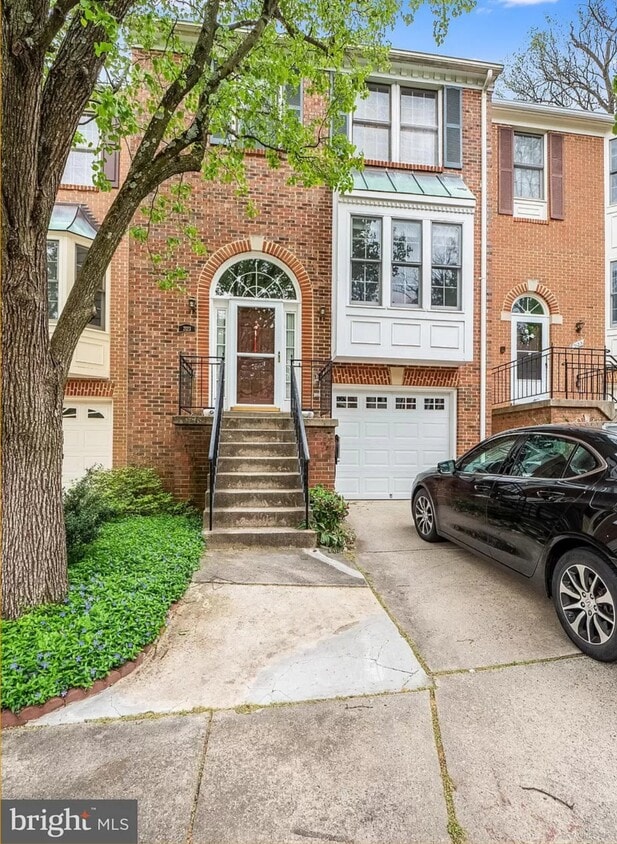 2123 Bobbyber Dr, Vienna, VA 22182 Townhome Rentals in Vienna VA