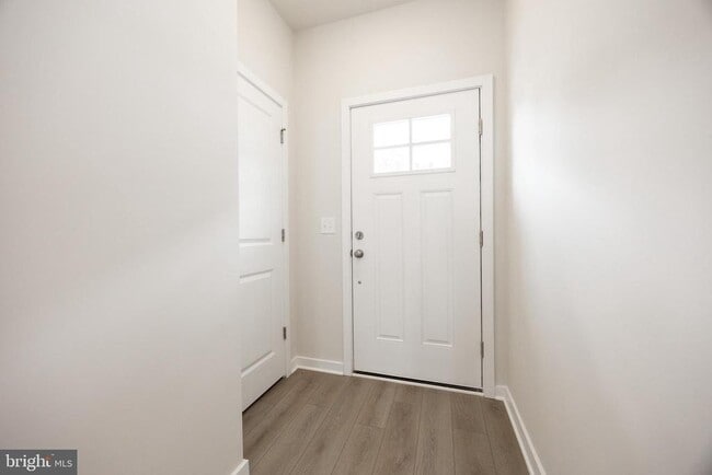 Building Photo - 245 Talucci Dr