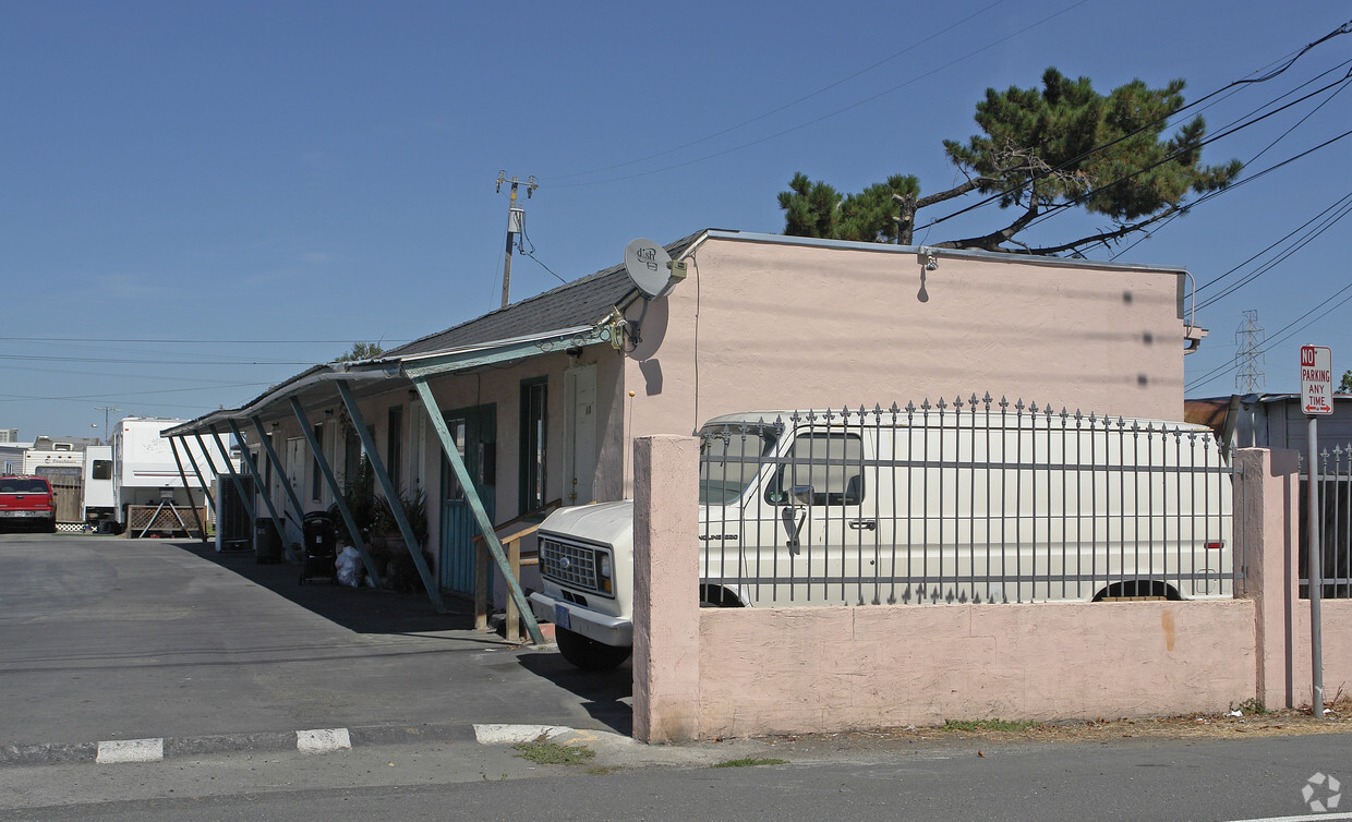 Building Photo - Rc Mobile Home Park