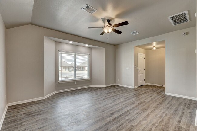 Building Photo - 5712 Campbell Creek Dr