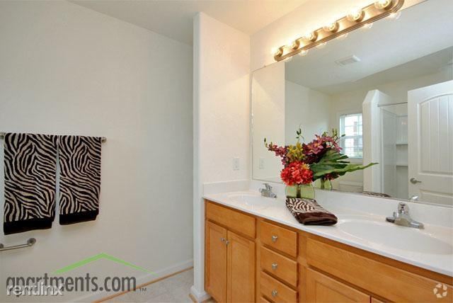 Building Photo - 2 br, 2 bath Townhome - 2031 River Rock Dr