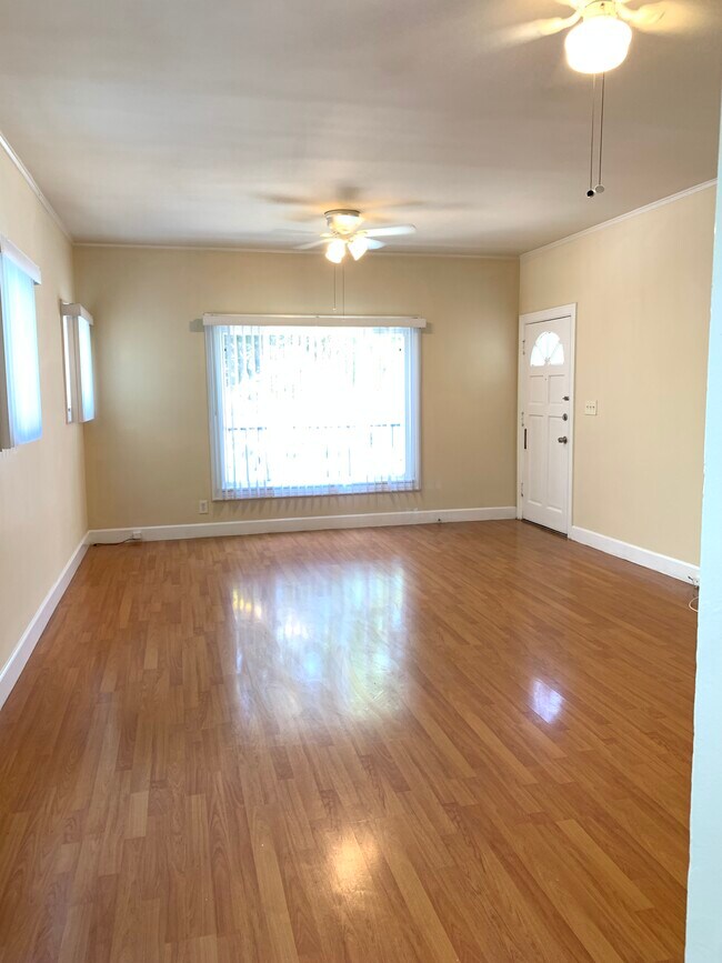 Foto del edificio - 204 E Maple St