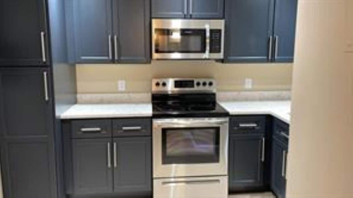 Primary Photo - 120 Royal Park Dr