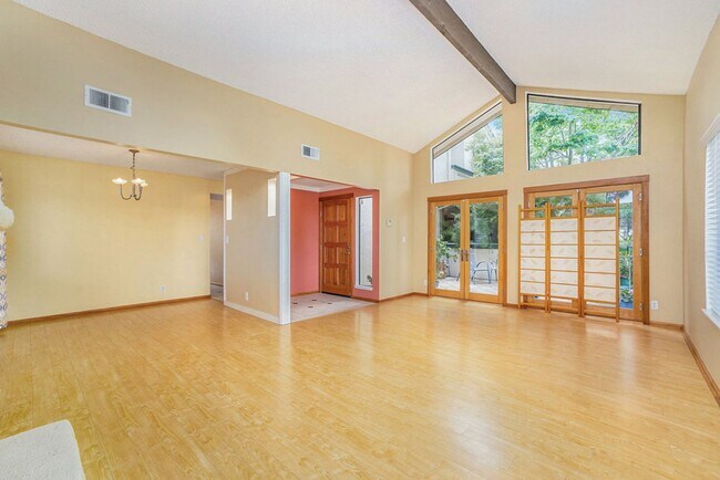 Building Photo - 317 Carob Lane - 3 bedroom | 2.5 bath | La...