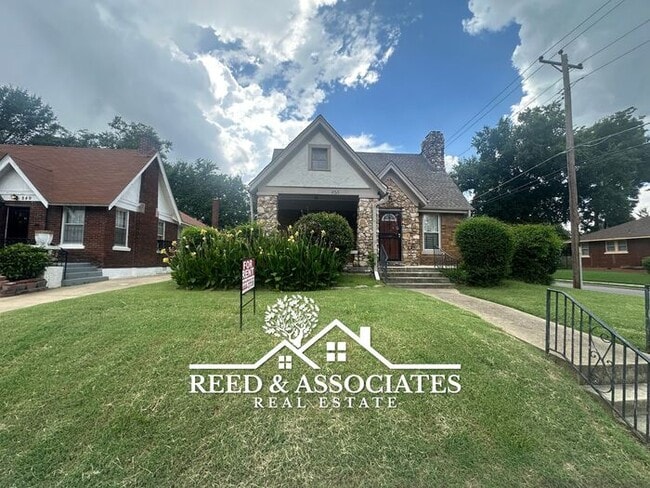 Building Photo - 3 Bedroom in Midtown!