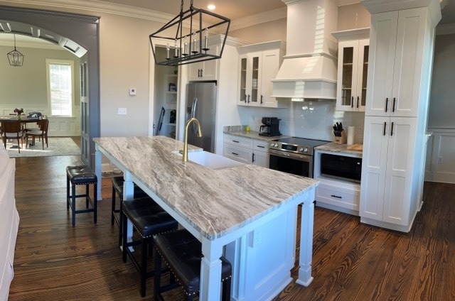 Large full size kitchen with all appliances you need - Wellington Place Apartments