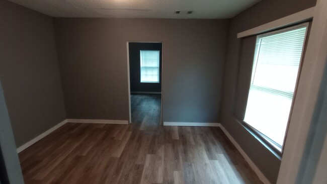 Building Photo - 2116 Jemison Ave