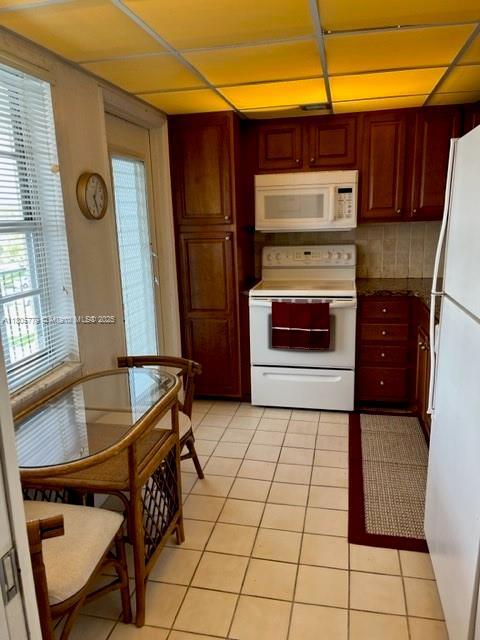 Building Photo - 3150 N Palm Aire Dr