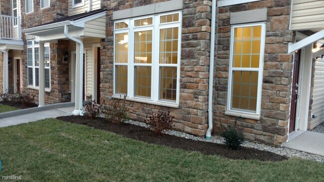 Foto del edificio - 2 br, 2 bath Townhome - 14 Iris Lane