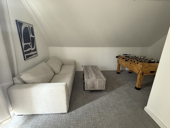 Foto del edificio - 1115 W 31st St